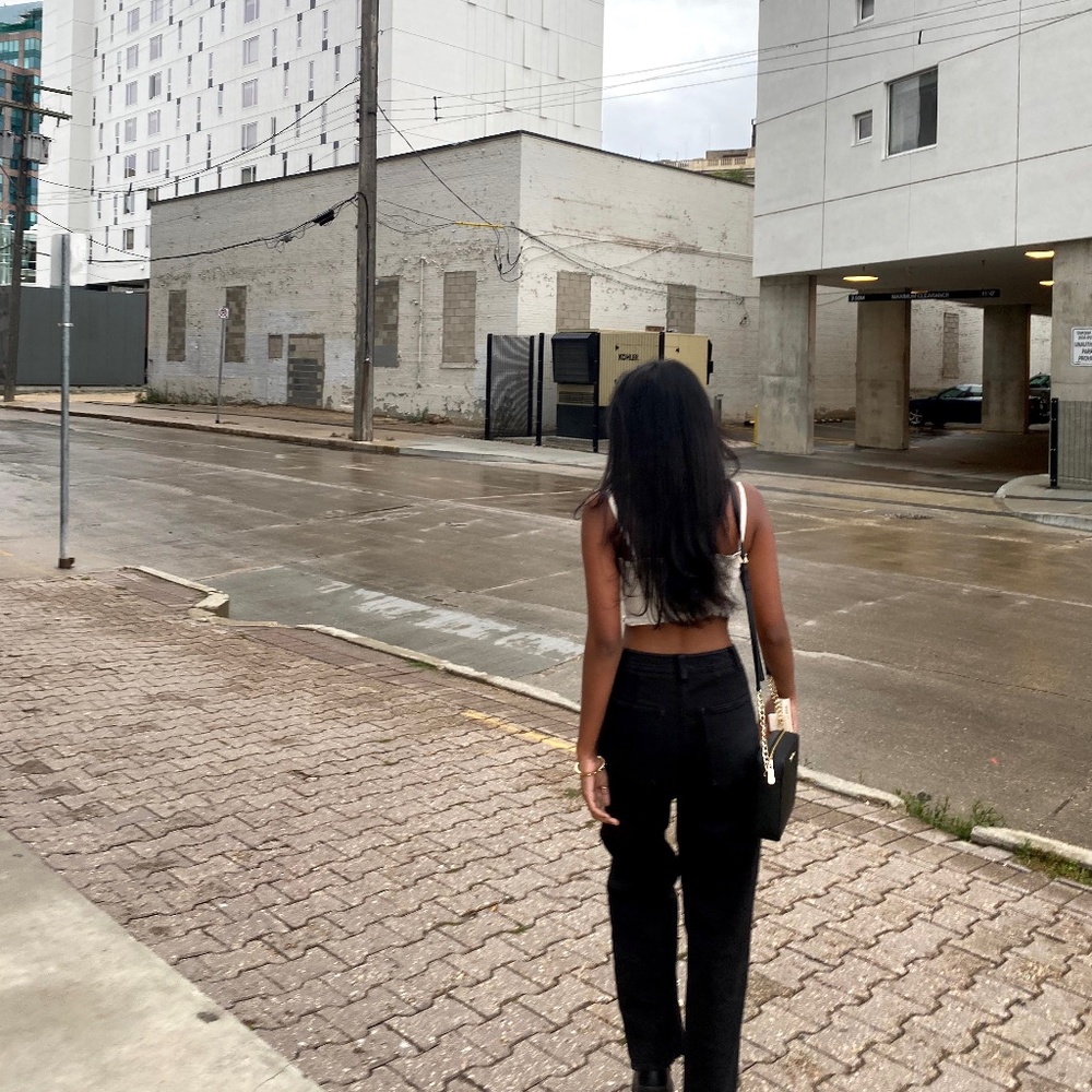 Meet your Posher, Lihini